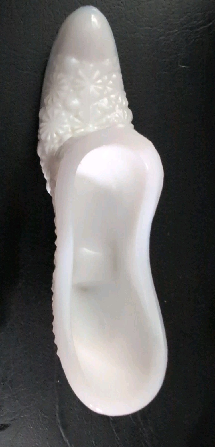 Lot of 2 Vintage Fenton White Milk Glass Daisy & Button Shoe and Boot Figures