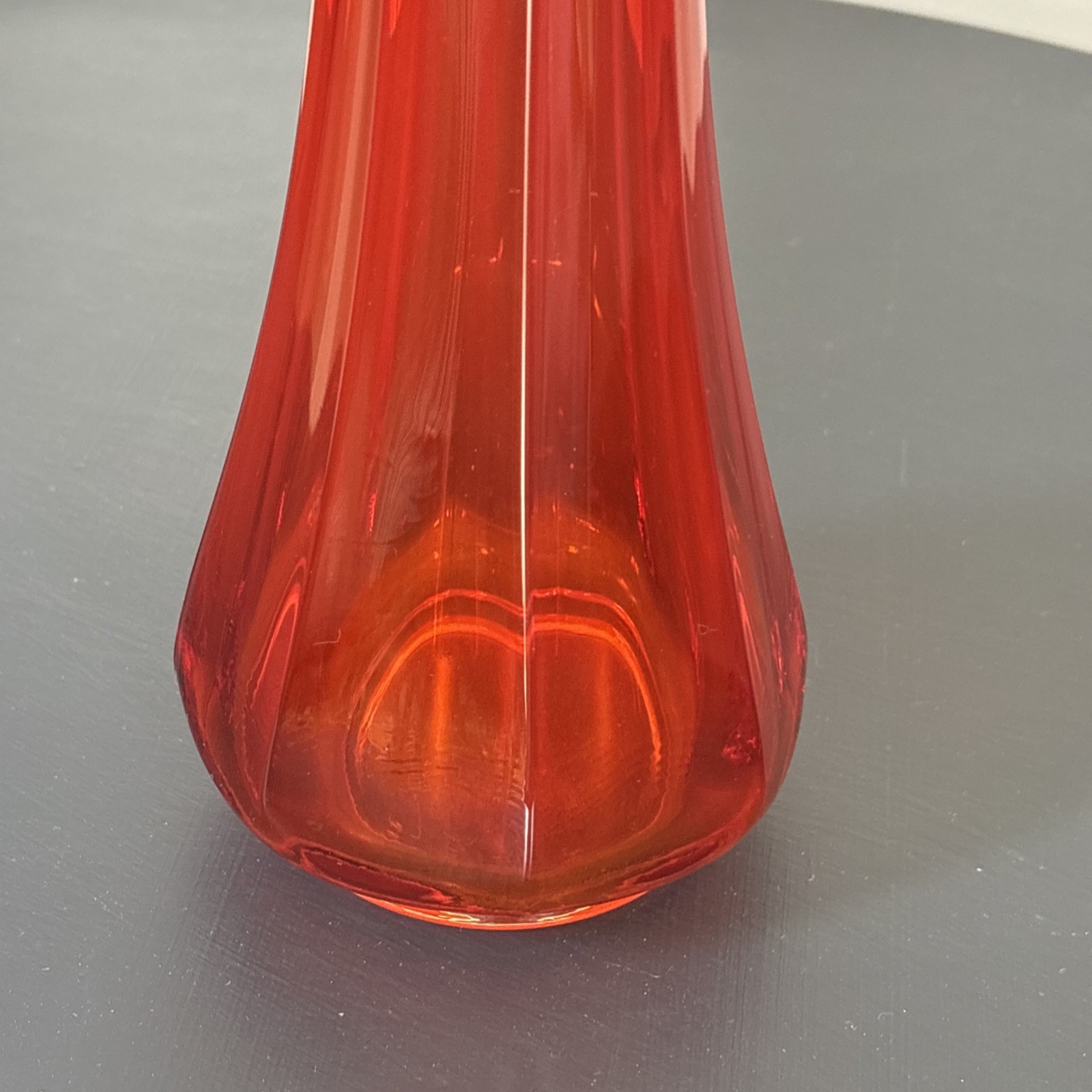 Vtg MCM LE Smith Amberina Panel Swung Glass Vase 16 inches 1960-70’s