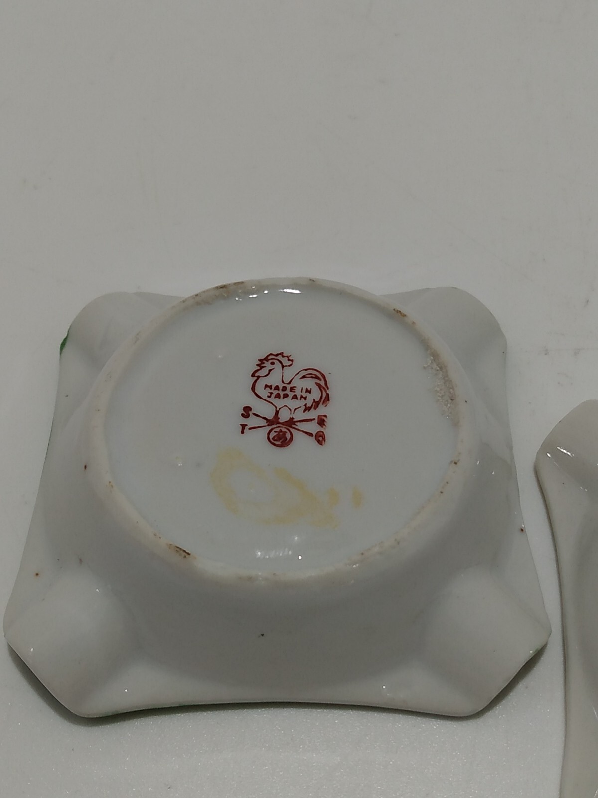 2 Vintage Mini Ceramic Flower Ashtrays 2.75 Inches Made In Japan