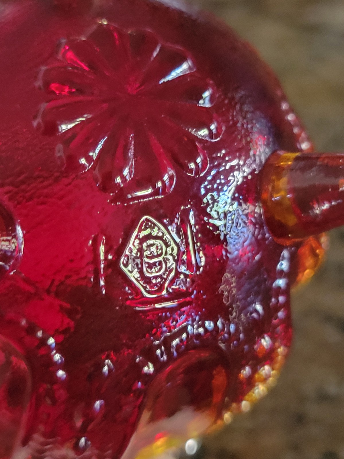 Boyd’s Crystal Art Glass Amberina Red Gypsy Pot Toothpick Holder Cauldron GLOWS