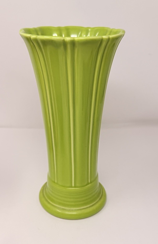 Fiesta Medium Vase Chartreuse Green Homer Laughlin Fiestaware HLC 9 5/8”