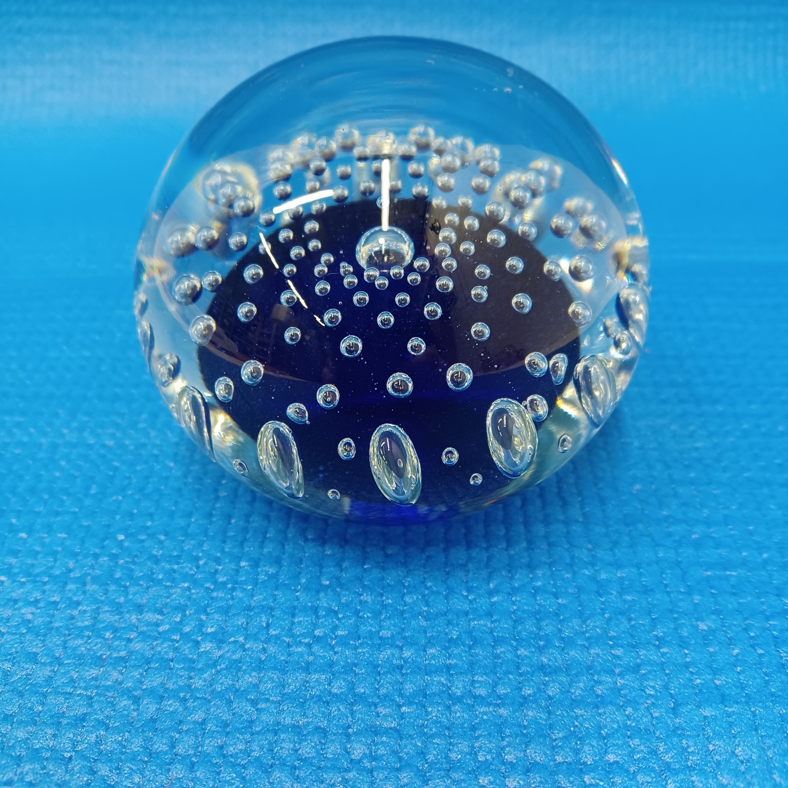 Anton Intaglio controlled bubble glass paperweight blue/clear 3.5″(LeVay Studio)