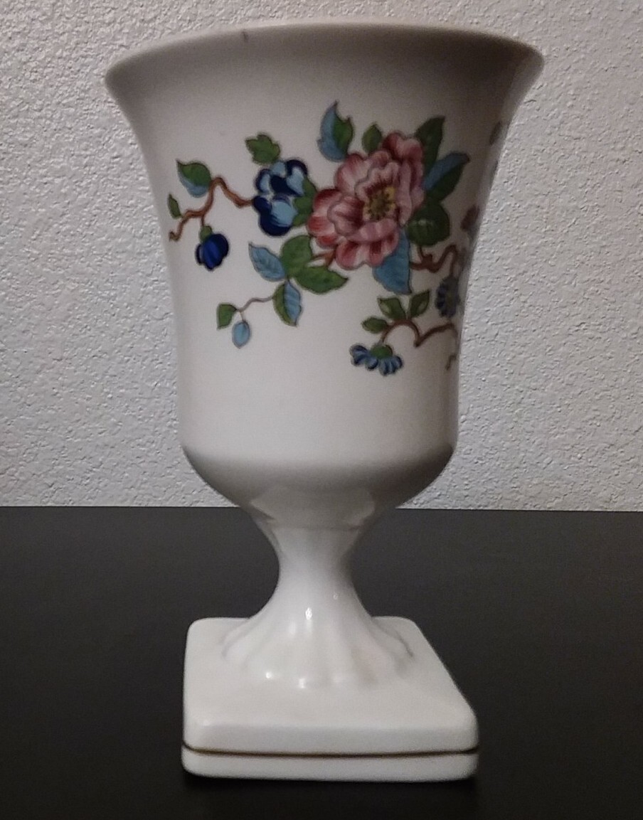 Aynsley ~ “Pembroke” ~ 4¾” PEDESTAL VASE ~ Square Base ~ Fine English Bone China