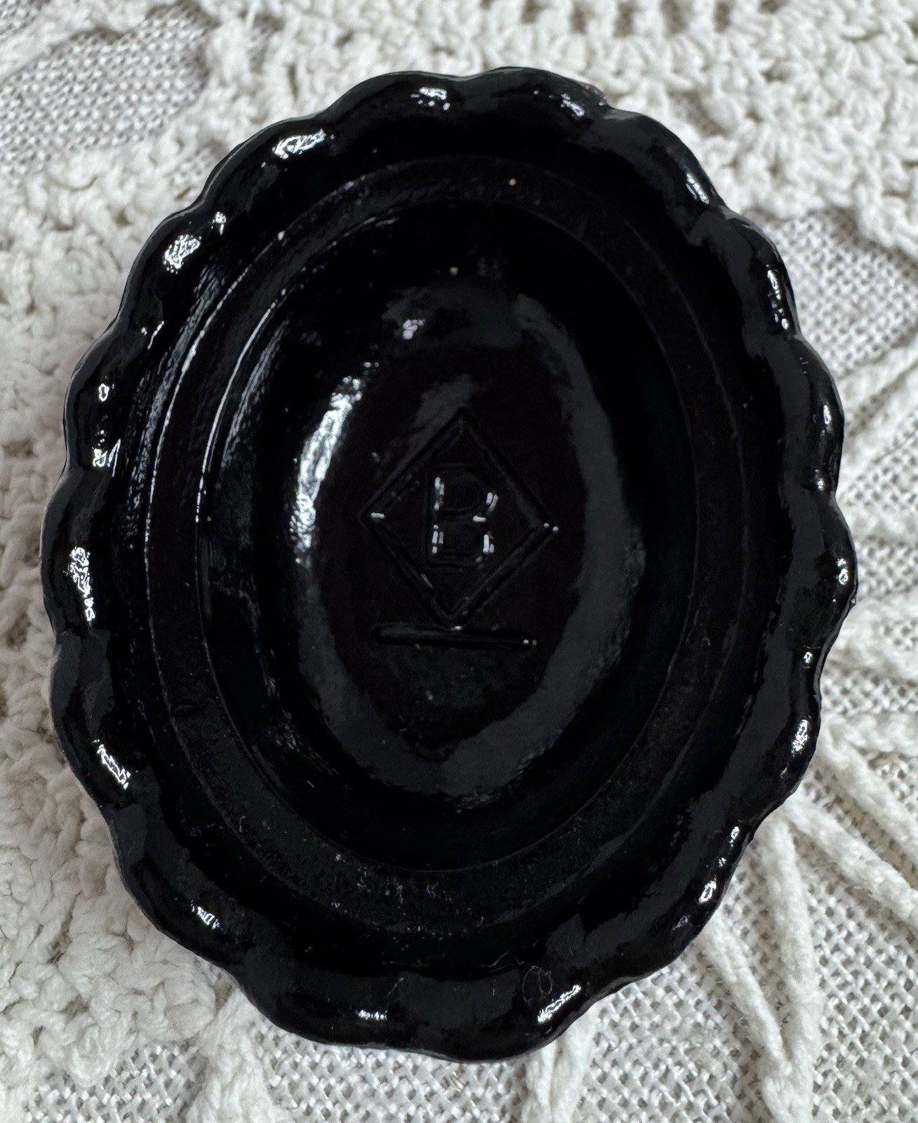 Boyd Crystal Art Glass Chick Salt HEN on NEST Mini HON #57 Ebony Black Chicken