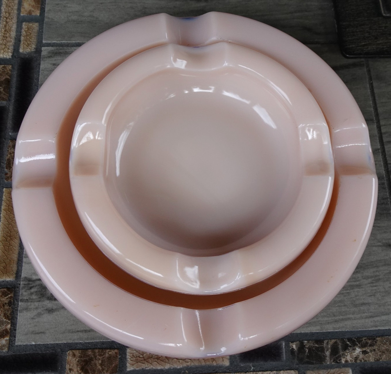 Vintage Cambridge Pink Crown Tuscan Cigarette Cigar Ashtray Nesting Set
