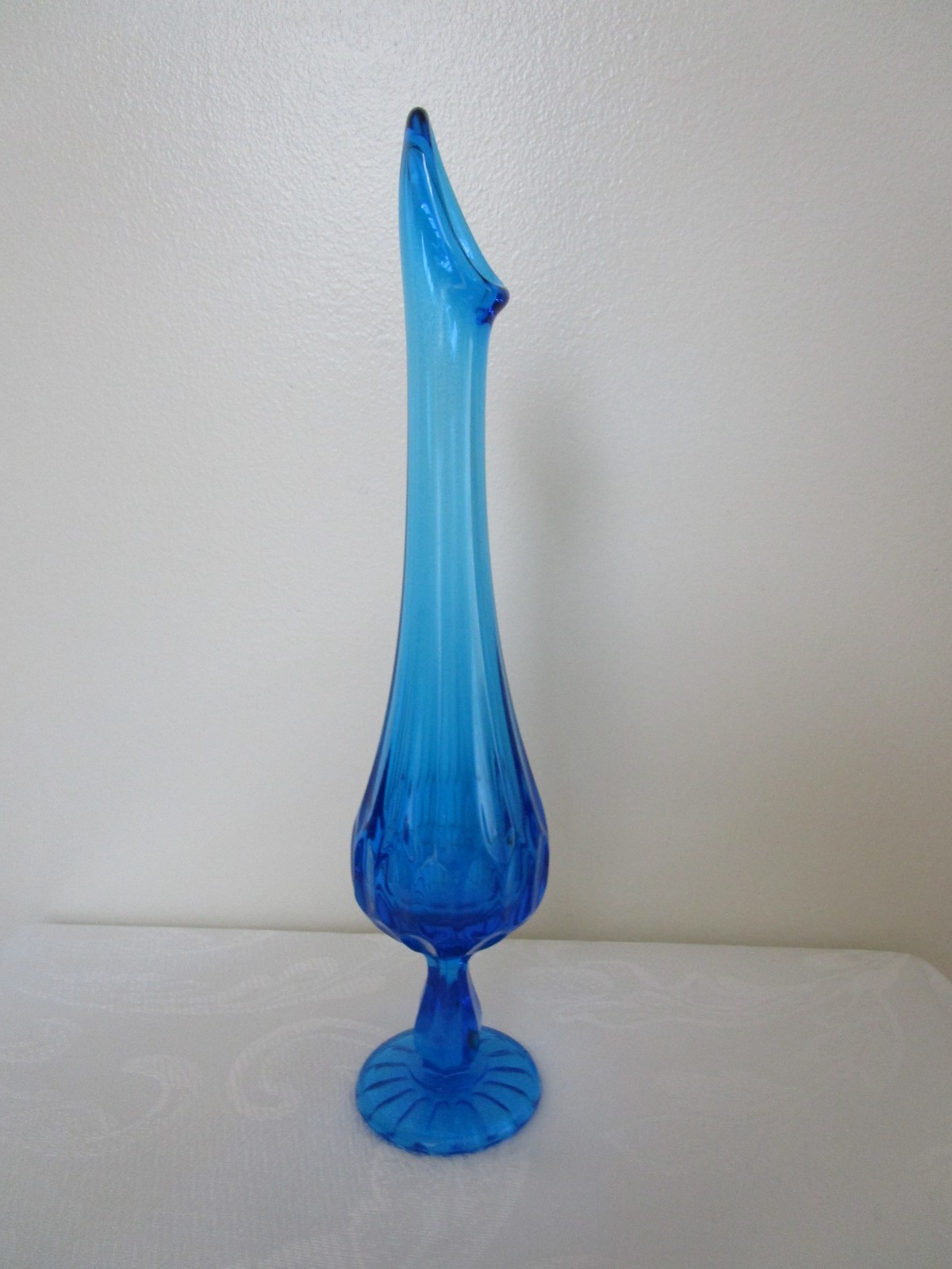 Vintage Fenton Thumbprint Swung Art Glas Vase Blue Footed 11.5” Tall USA XLNT