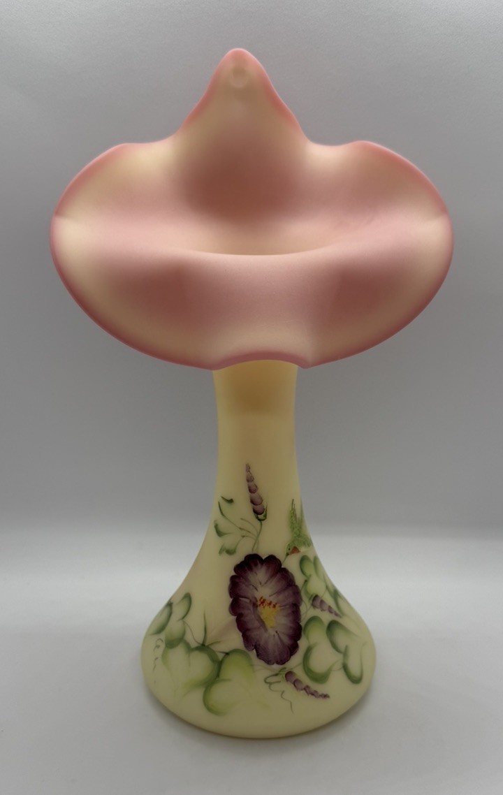 Fenton Burmese Glass 1998 Messenger Exclusive Hummingbird Jack In Pulpit Vase