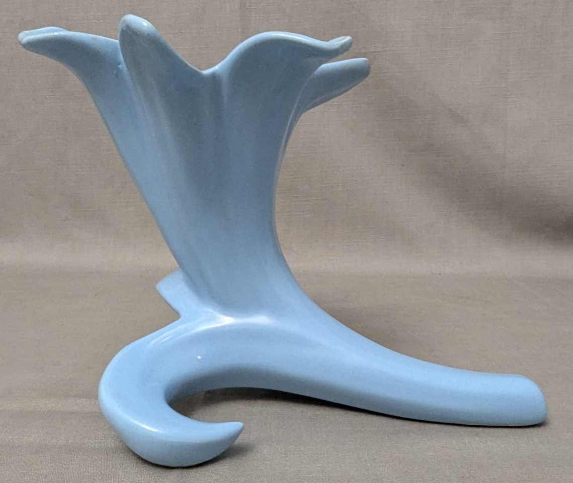 VTG 1930’s Camark Pottery Art Deco Blue Lily Vase (S)