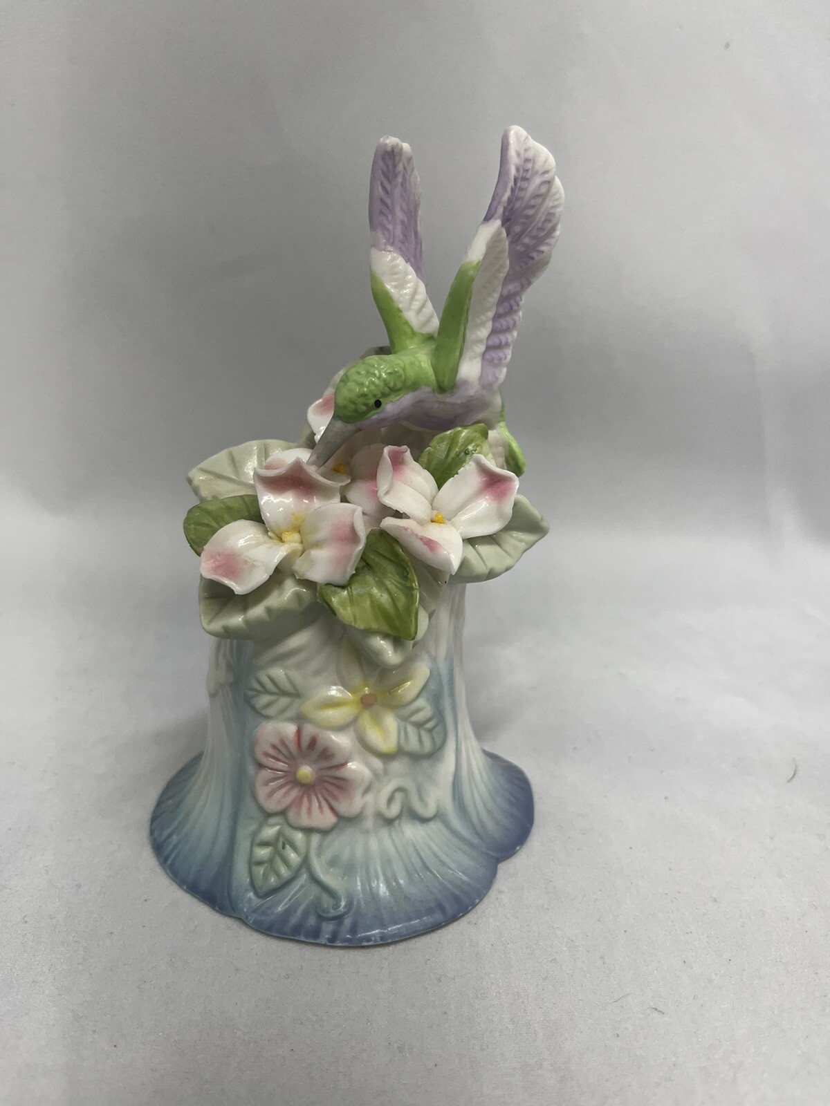 Porcelain Floral Humming Bird Feeding/Nectar Hand Bell White/Green/Pink/Purple