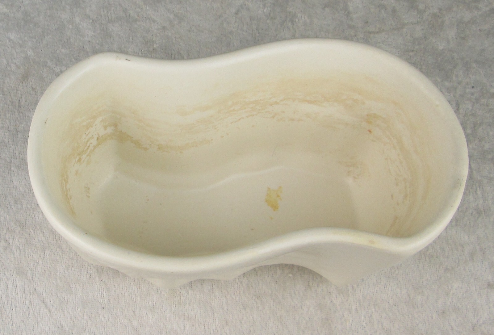 Hull Pottery Planter B2 Mushroom Art Deco Ivory Glaze 6-1/2 inch Long