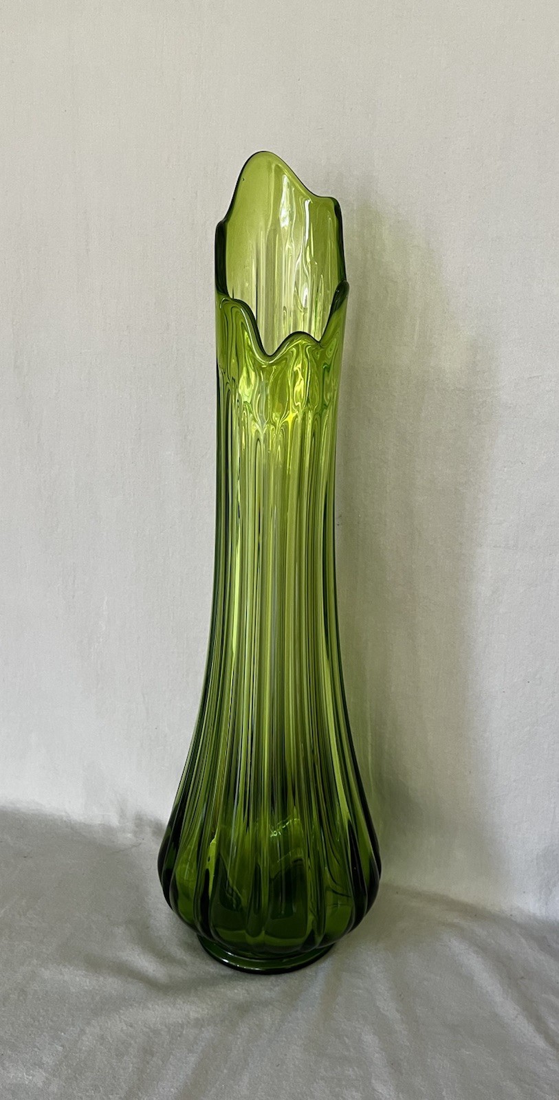 L E Smith 21.5” Avocado Green Simplicity Ribbed Swung Vase Fat Bottom