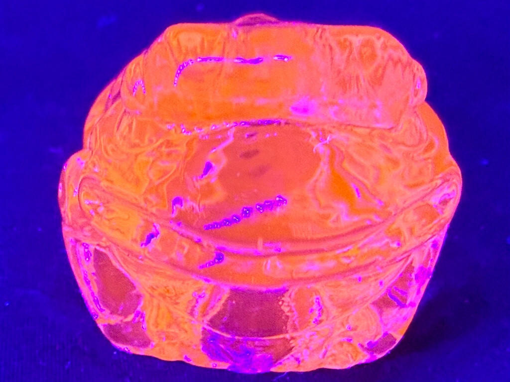 green Vaseline uranium glass Jeremy Frog Toad paperweight magnesium selenium art