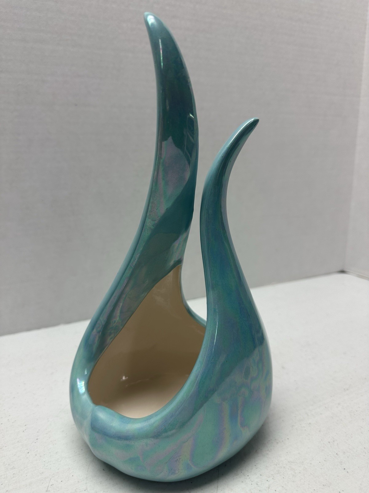 Post Modern Pottery Planter Case Iridescent Blue Green Glaze Finish 11.5″T 6″L