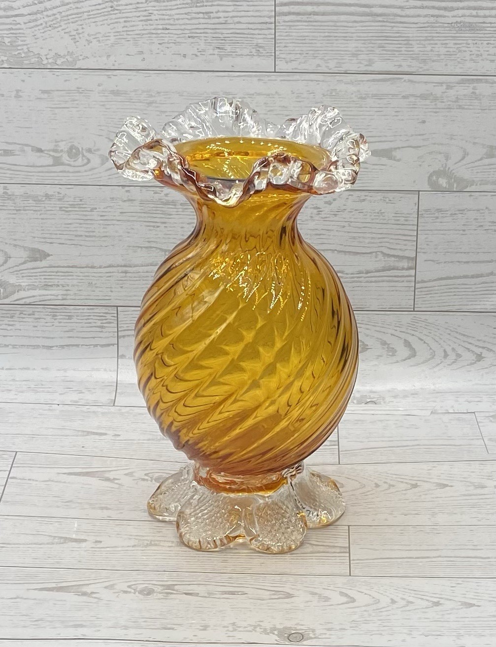 Chalet Heritage LXXI Bullicante Amber Glass Swirl 8” Vase Ruffled Rim HTF