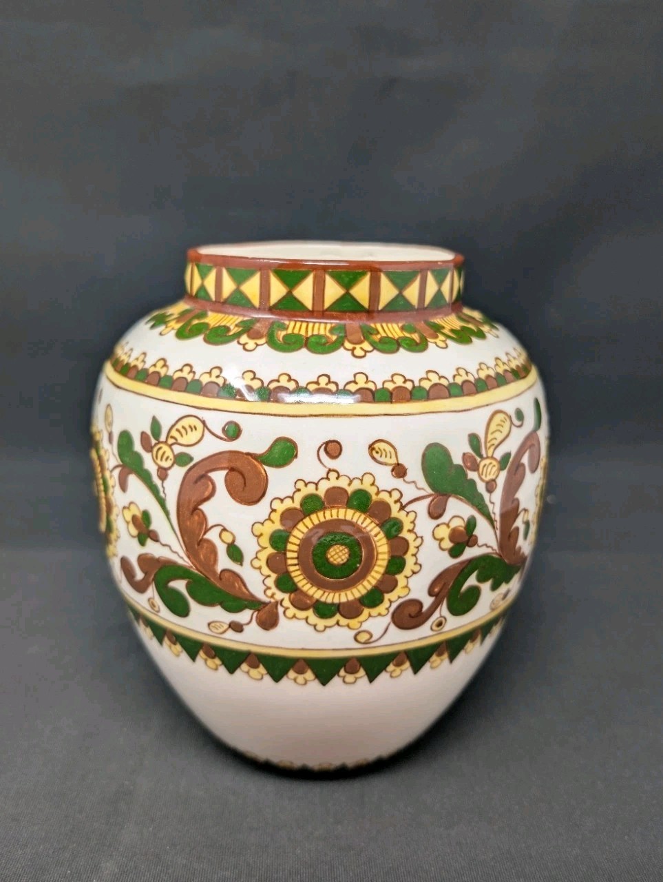 SUNFLOWER FIELDS! Soviet Era 7½” Kosiv Vase UKRAINE 1960 VINTAGE Pottery