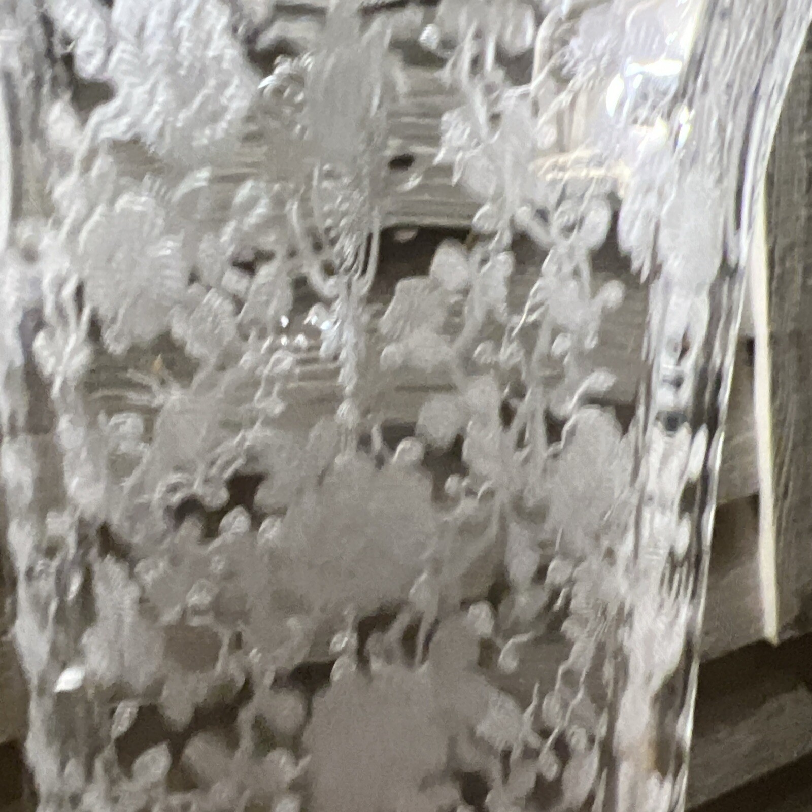 CAMBRIDGE GLASS ROSE POINT CRYSTAL #1233 10″ KEYHOLE FOOTED BLOWN ETCHED VASE