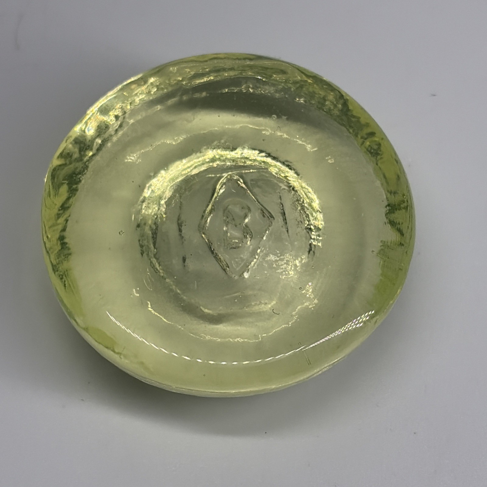 Boyd Marble Holder 1.5″ Vaseline Uranium Glass UV Glow w/ 1″ Shooter Marble HTF