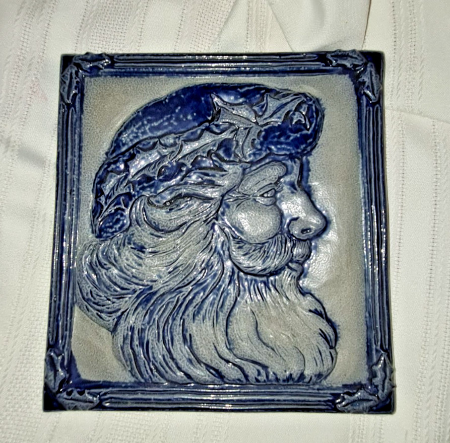 Rowe Pottery Works Santa’s Face Tile Christmas Figurine Salt Glazed 6″