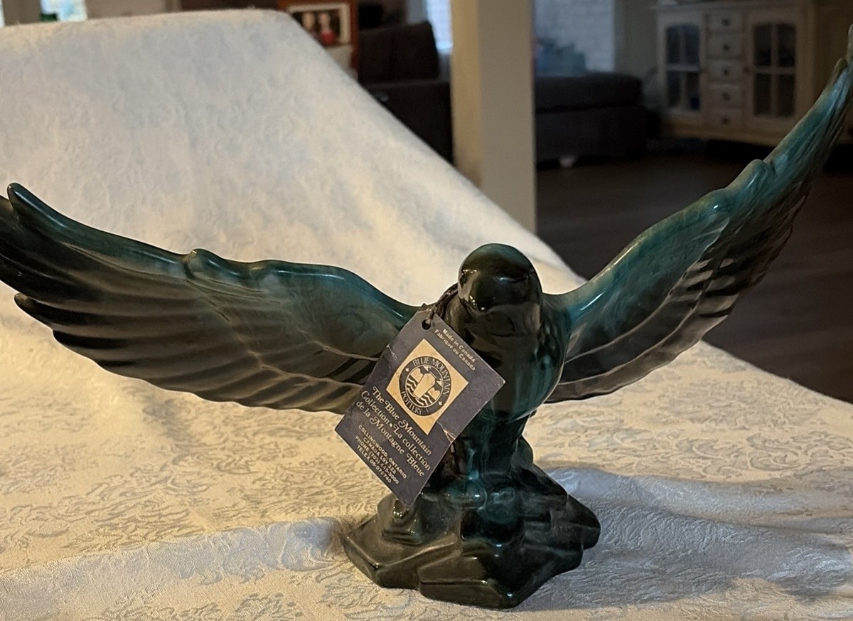Rare Blue Mountain Pottery Eagle In Flight 13.5″ Blue Cobalt Drip Glaze #217