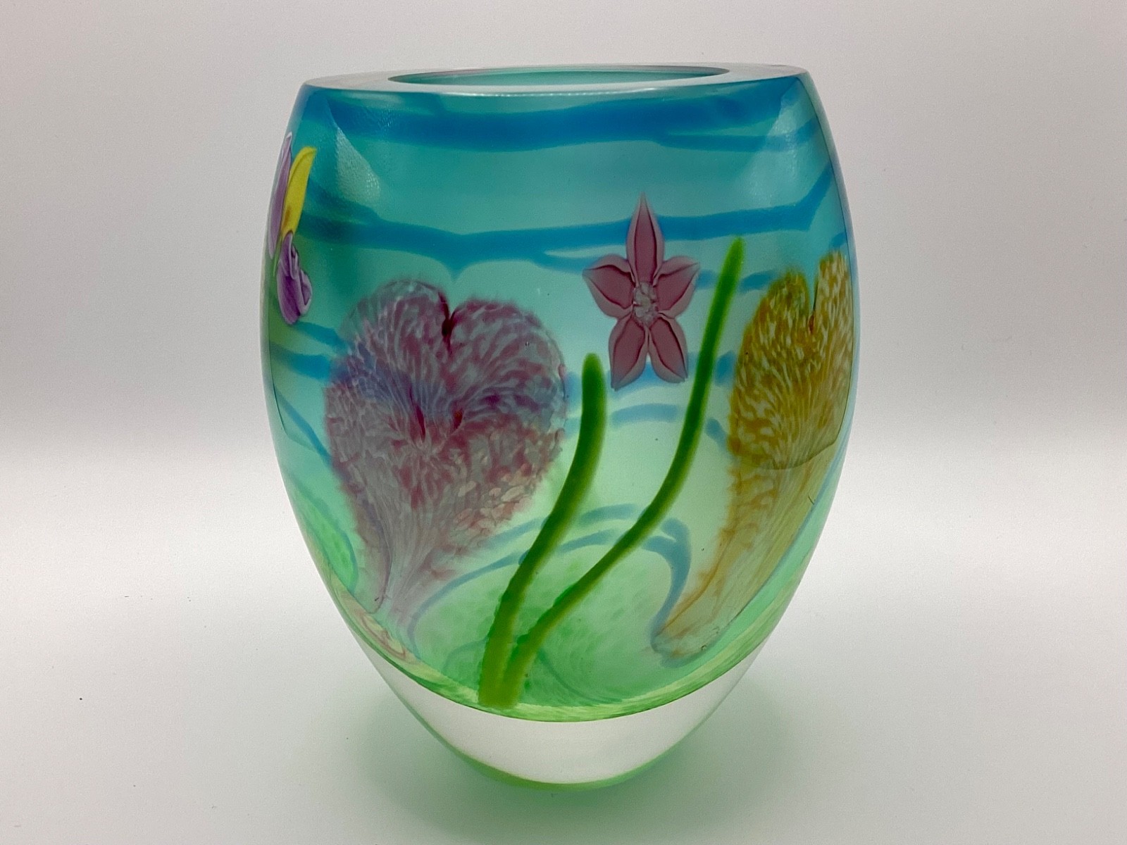 1993 Vintage CAITHNESS Studio Art Glass Spring Romance Vase Retired
