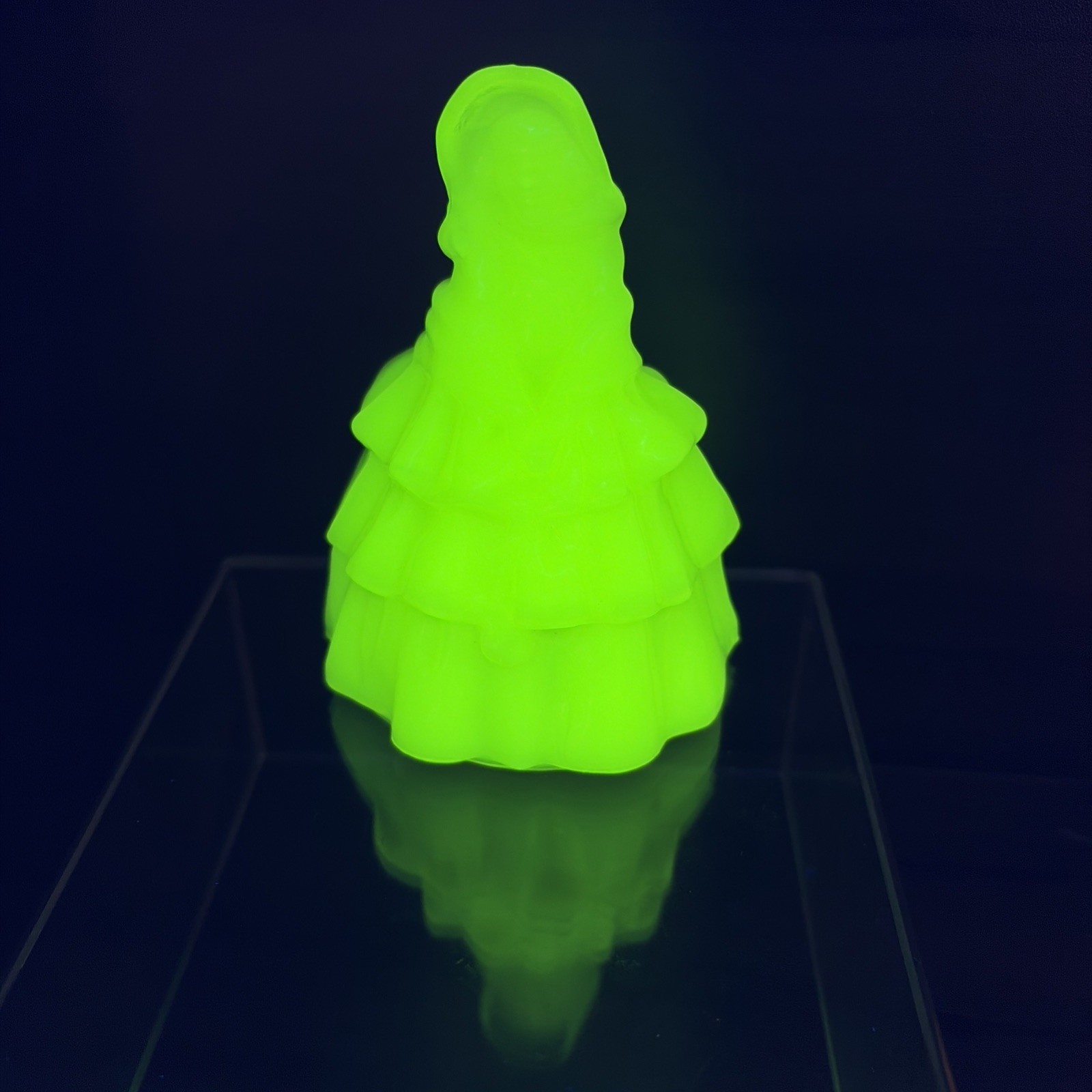 Boyd Louise Doll Figurine 4.25″ Lemon Ice Custard Uranium Glass UV Glow