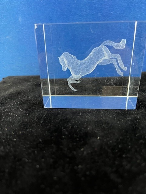 Vintage Etched Art Glass Horse Clear Paperweight 2 3/4″ W x 2 3/8″ H x 1 5/8″ D