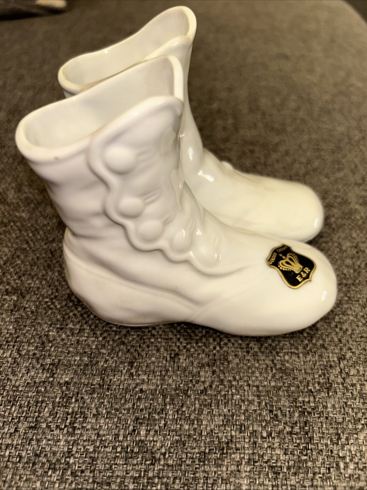 Bavaria W Germany White Button Shoes Crown E & R Gerold Porzellan Vase