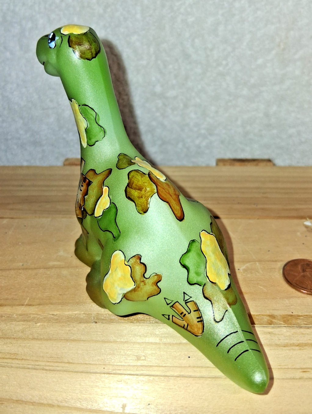 FENTON GREEN CAMO “GONE HUNTING” DINOSAUR FIGURINE LIMITED EDITION #15/42