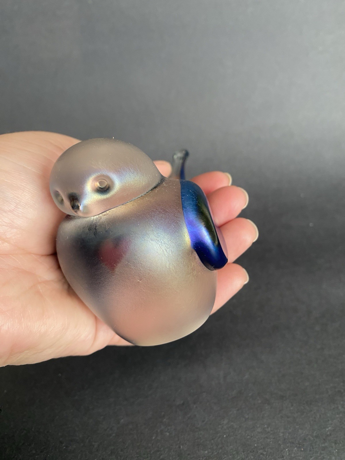 Zellique Studio Art Glass Cobalt Blue Iridescent Bird With Heart Signed As Is