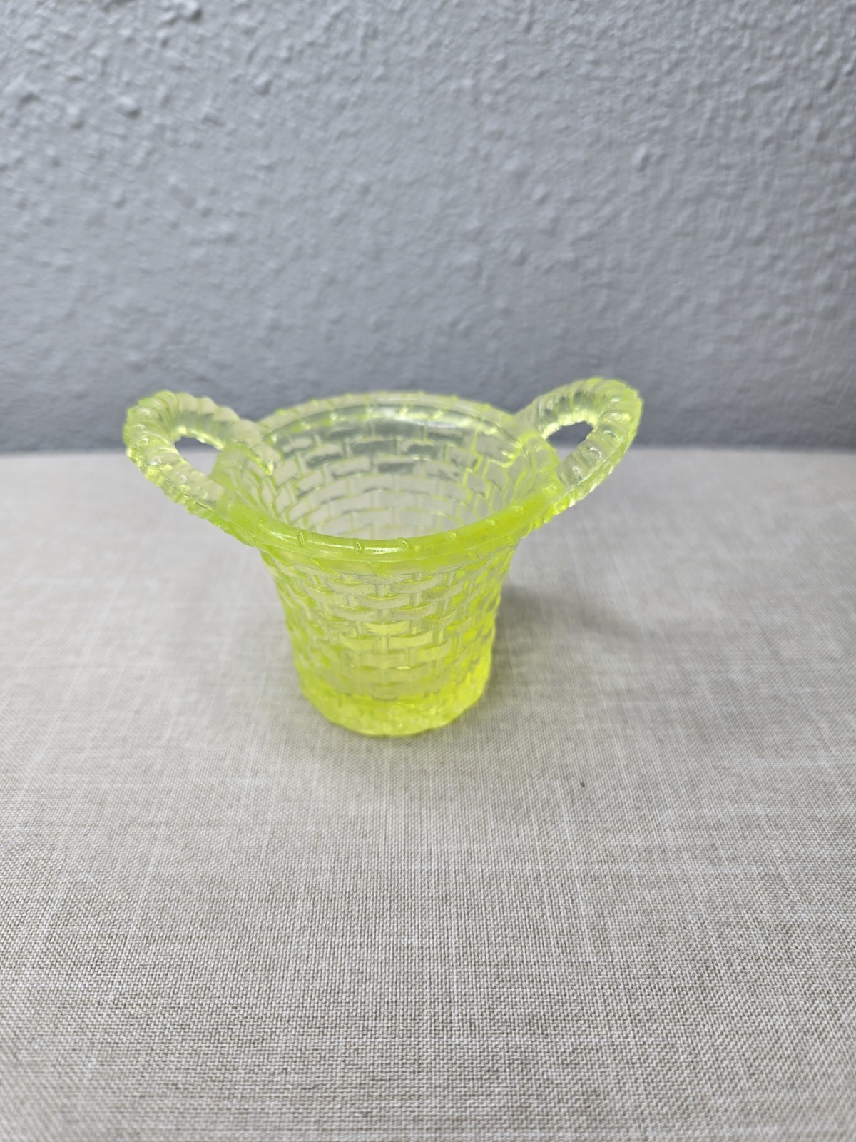 VASELINE VTG Boyd Green Glass Basket 2.25″ tall Toothpick Holder
