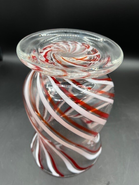 Hand Blown Art Glass “Infused Candy Cane Swirl” Vase 7″ X 4 3/4″ – Very Pretty