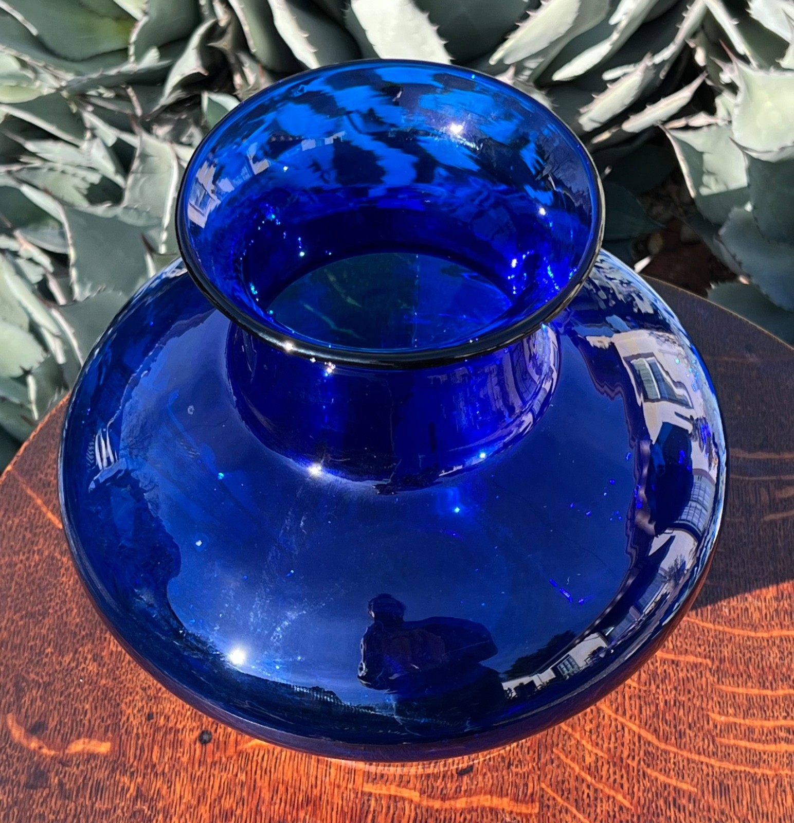 BLENKO 9635 SAPPHIRE BLUE COBALT ART GLASS VASE VINTAGE 9.25″ TALL 9.5″ DIAMETER
