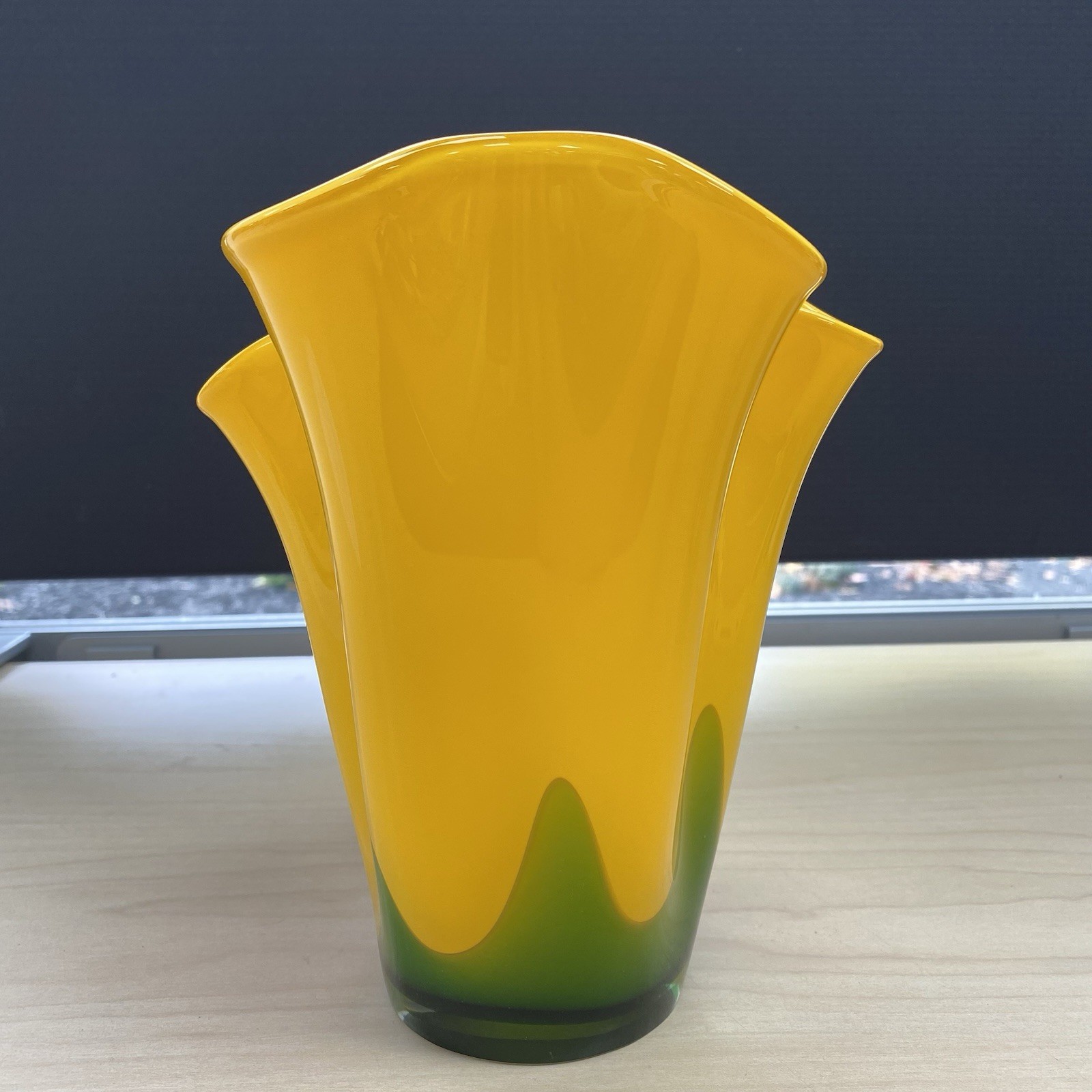 Vintage Alicja Hand Blown Yellow Green Art Glass Handkerchief Vase Poland 8”