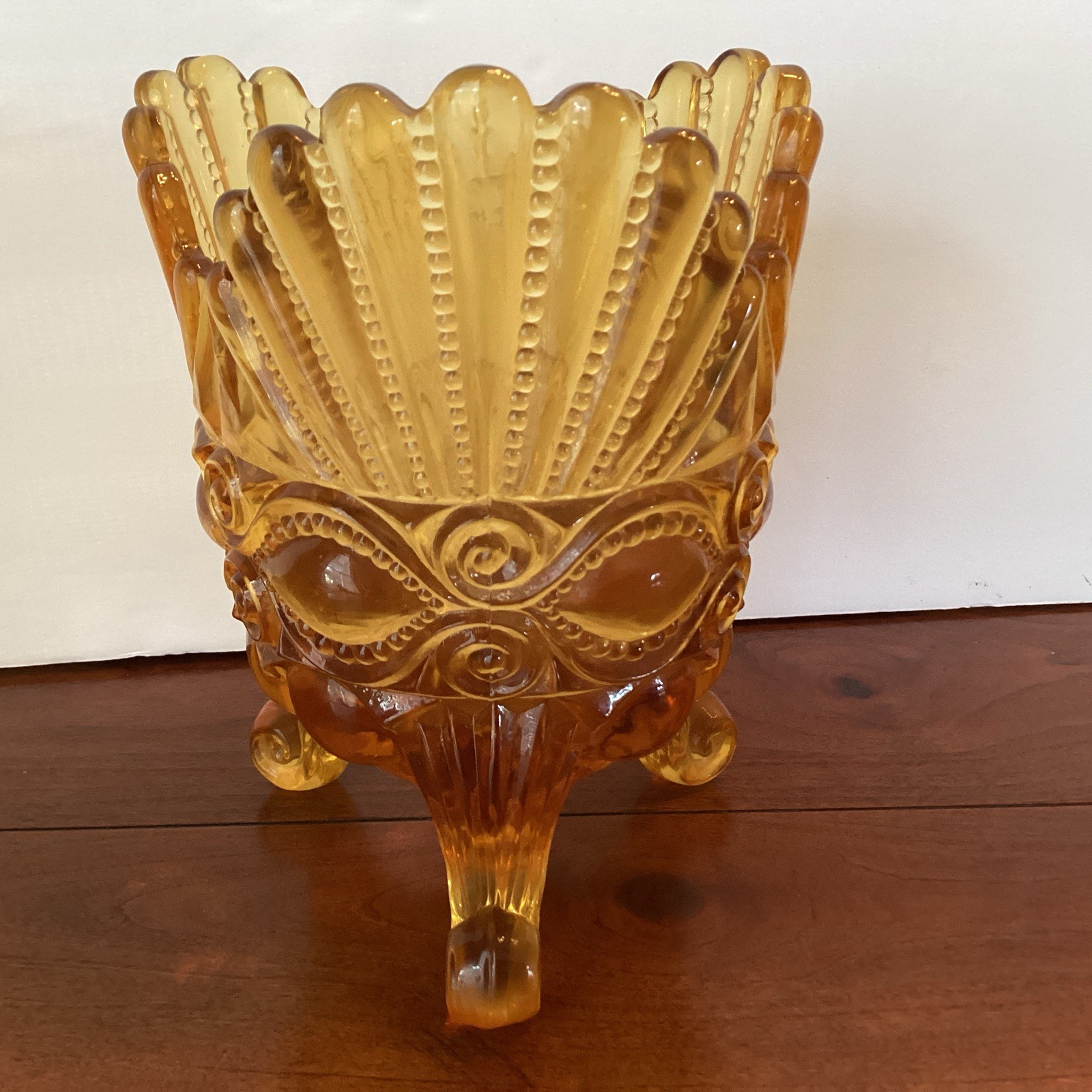 LG Wright Eyewinker Spooner 3-Toed Amber Gold Glass Vase 5.5”