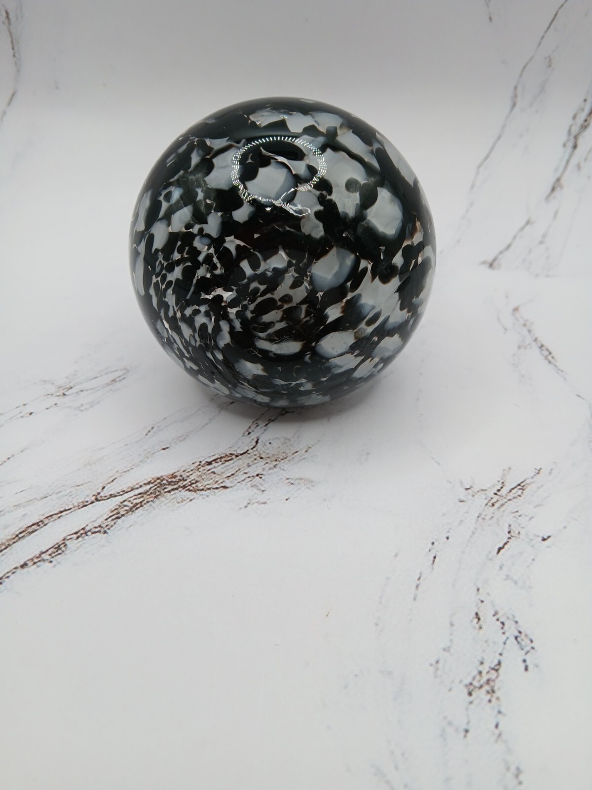 Vintage Black & White Swirl Hand Blown Art Glass Vase 4-1/2 In.