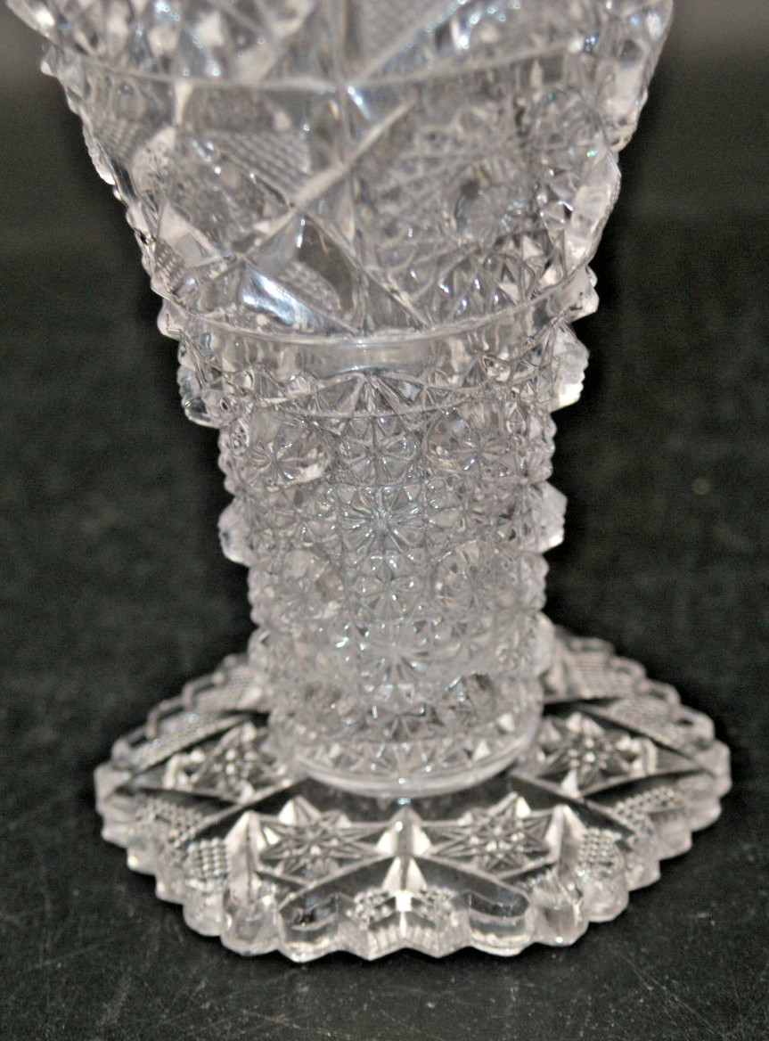 EAPG Westmoreland Specialty Co Sunburst & Arrows #666 Vase Deep Cut Line