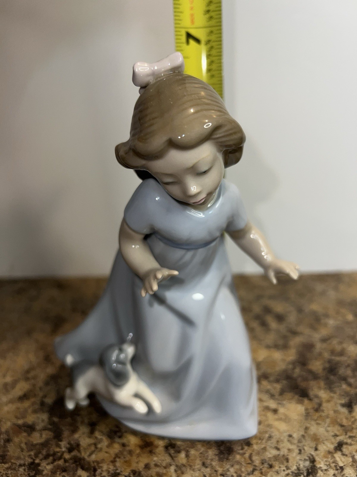 FINE NAO FOR LLADRO PORCELAIN FIGURINE No 1027 ~ GIRL WITH PUPPY ~mint Cond.