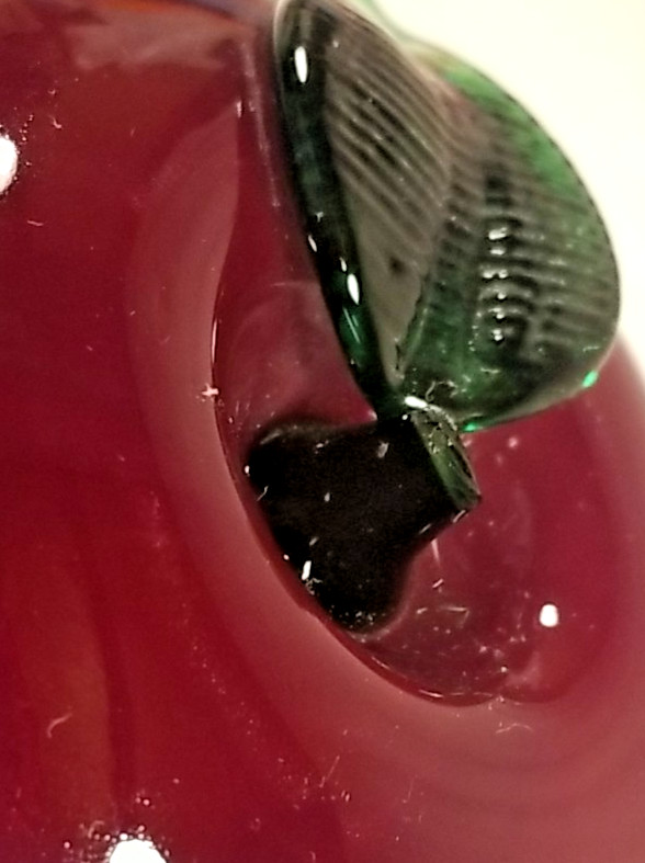 Lenox Art Glass Paperweight Deep Red Apple with Leaf SEE PHOTOS (Stem missing)