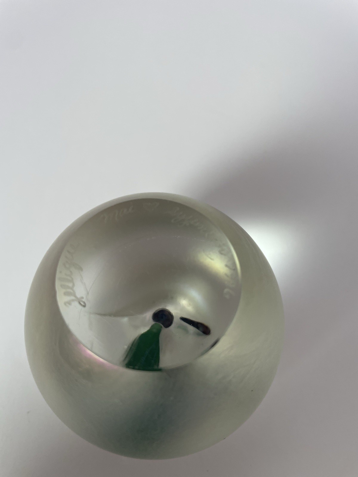 Zellique Studios Carnival Paperweight 1996, Signed Frosted Glass Apple