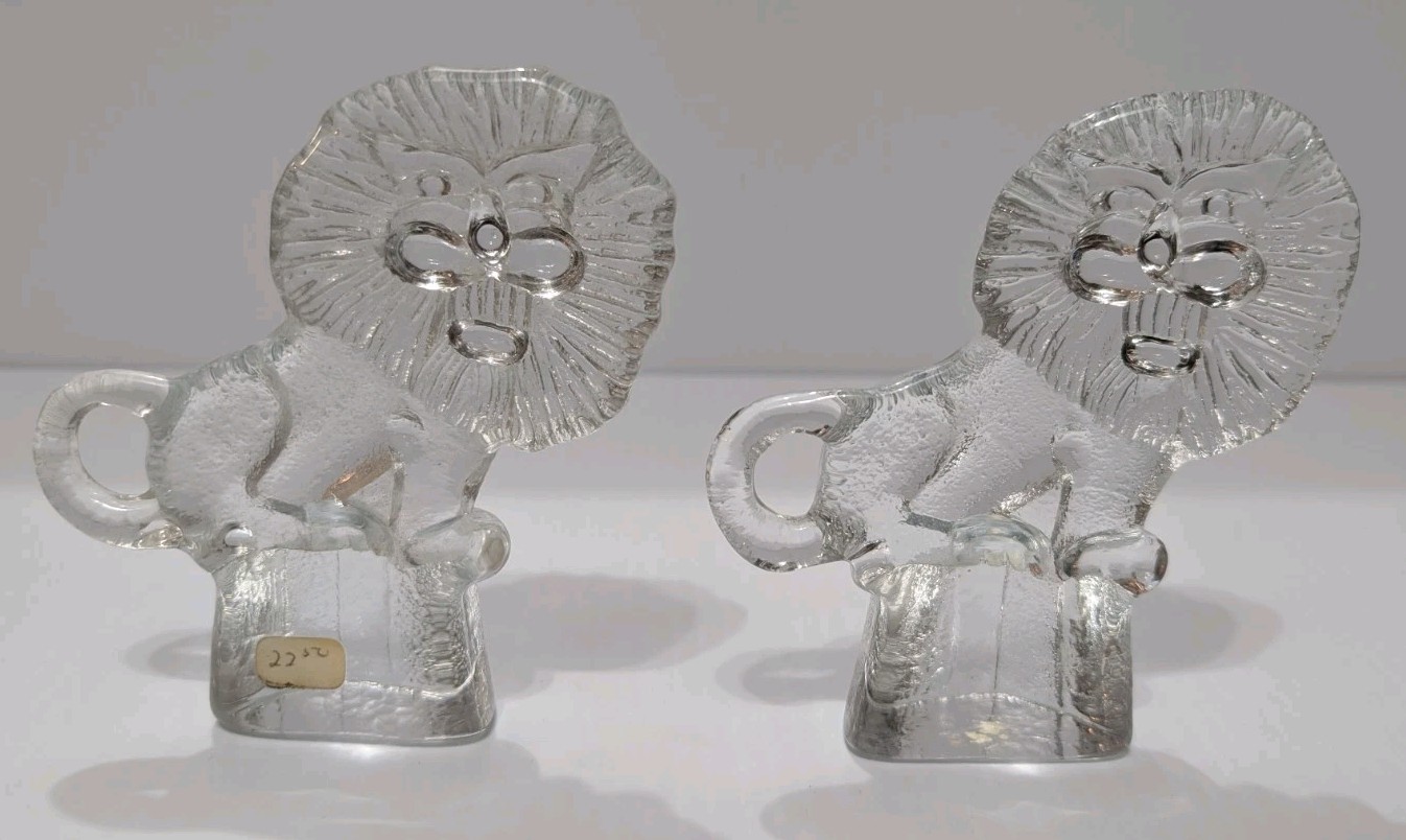 2 Small Kosta Boda Zoo Series Lion Clear Glass 4 3/4″ x 4 1/4″
