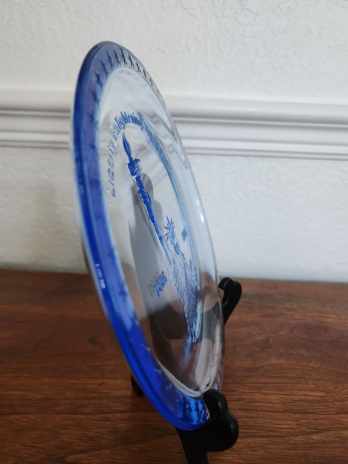 Tiara Indiana Glass Ice Blue Statue of Liberty Commemorative 8″ Collector Plate