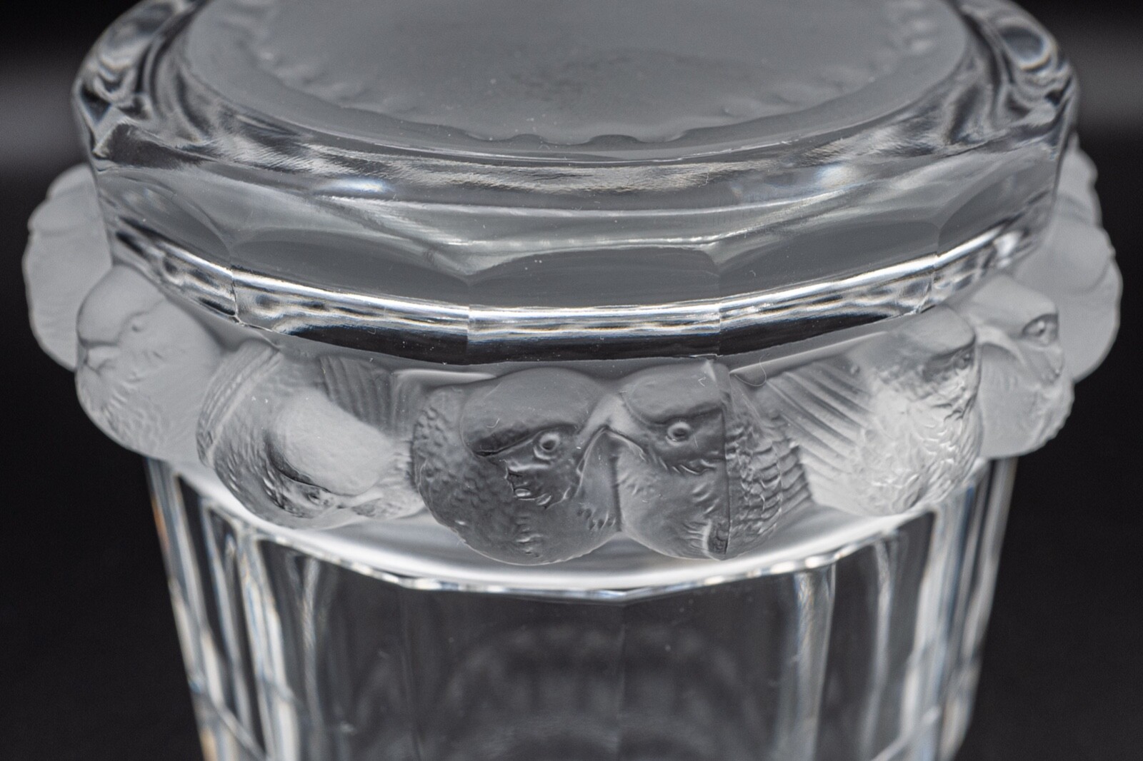 READ Lalique France Crystal Robinsons Mesanges Bird Sparrow Dresser Box 3 3/8″ H