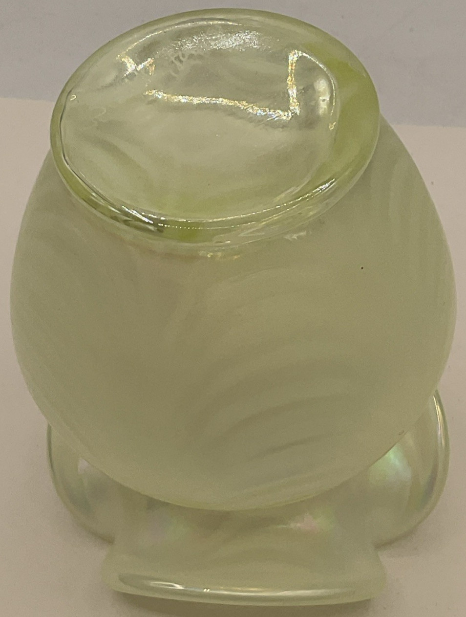 2001 Scott Fenton Topaz Opalescent Drape Vase Signed Ruffled 4 3/8 in. GLOWS
