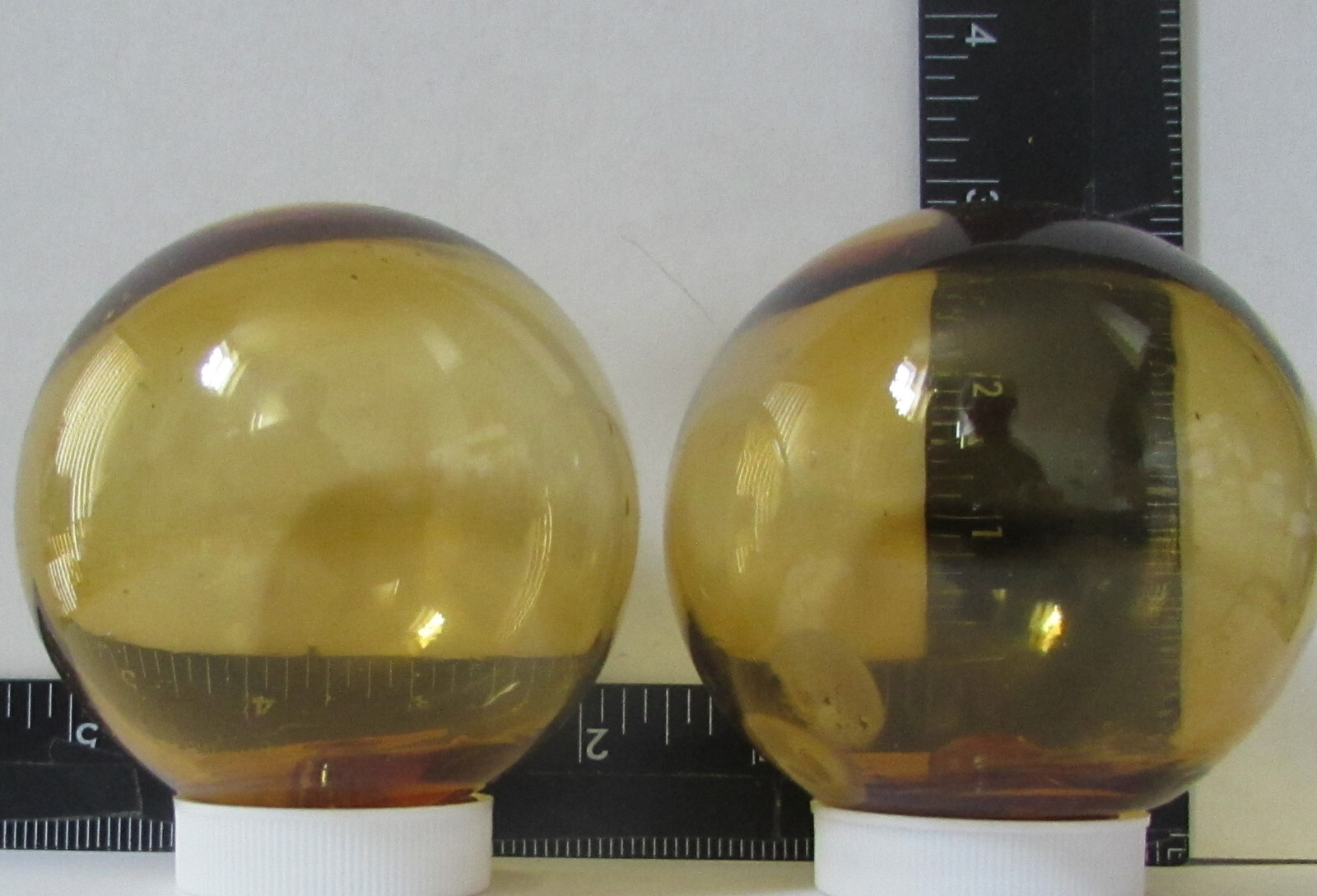 2 OLD ART GLASS HAND BLOWN AMBER ORBS HOLLOW SPHERES~ea 3″dia~ VINTAGE BALLS AM2