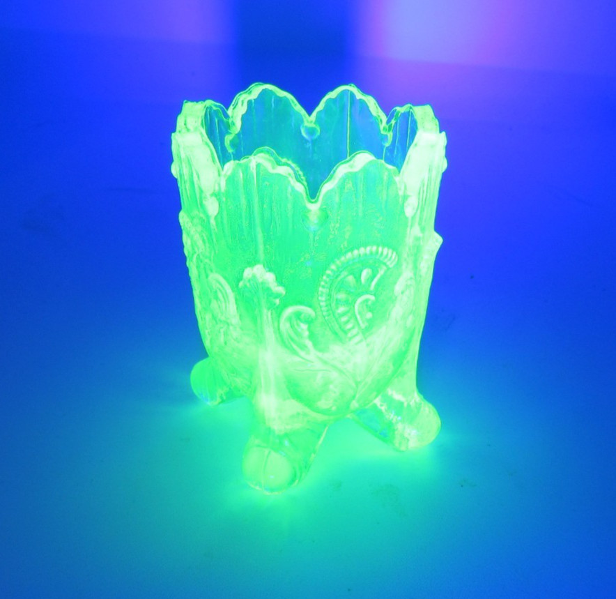 VTG. FAN & FEATHER VASELINE URANIUM GLASS FOOTED TOOTHPICK HOLDER GLOWS VGUC