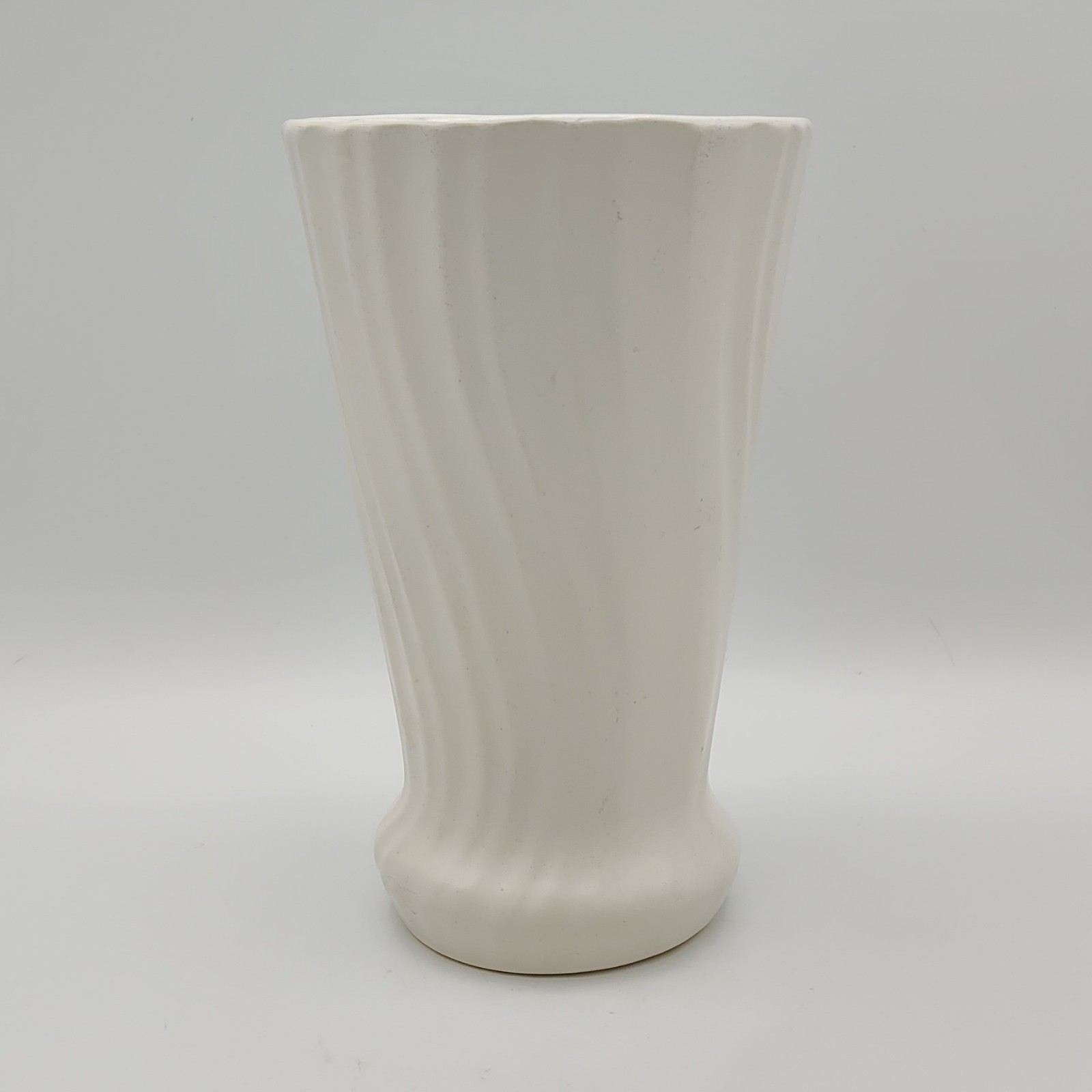 Vintage Bauer Pottery White Swirl Vase 8-1/4 inch Tall USA Glaze Imperfections