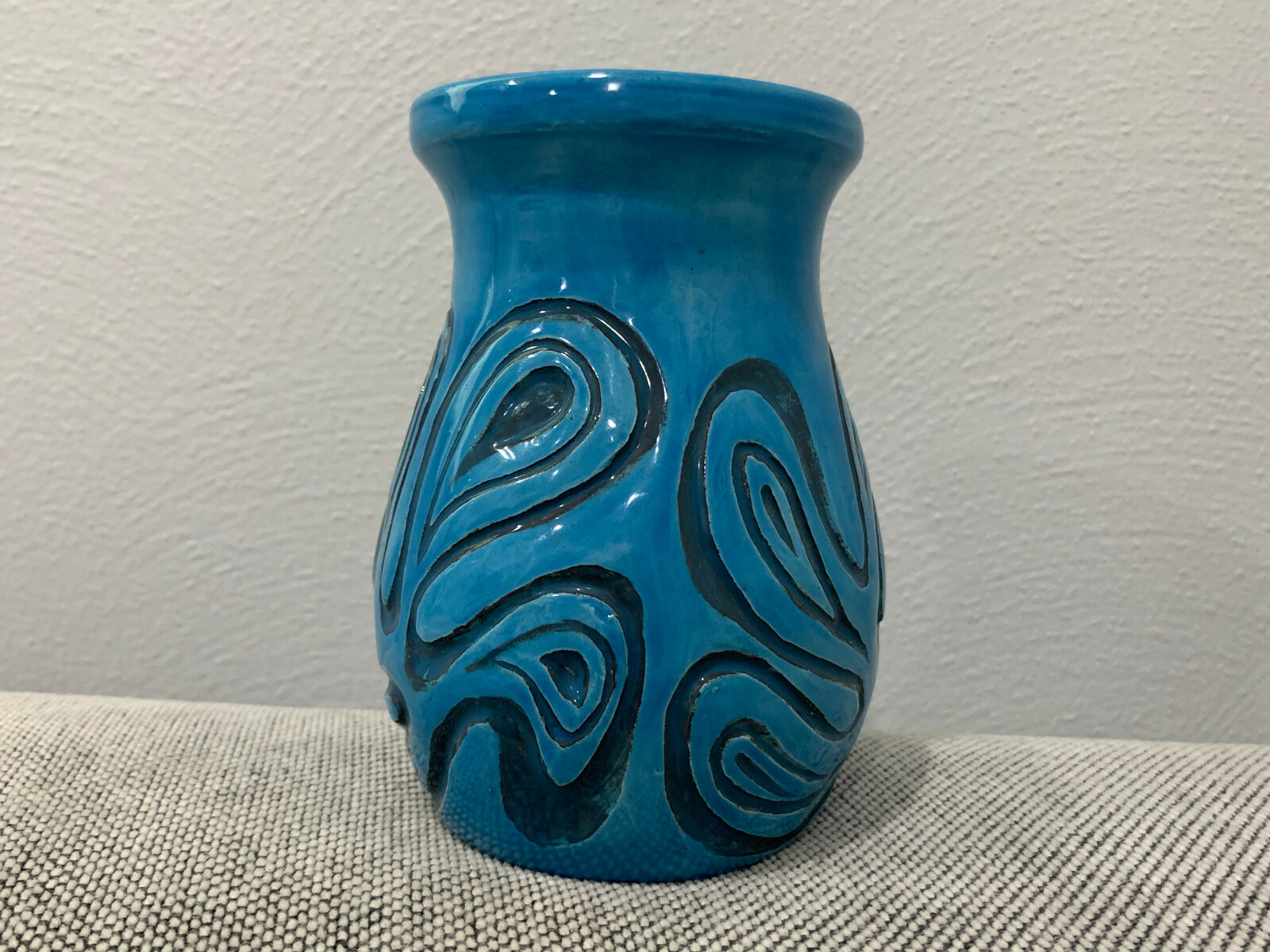 Vintage 1974 Turquoise Blue Glazed Art Pottery Vase Abstract Dec. Signed Kemper