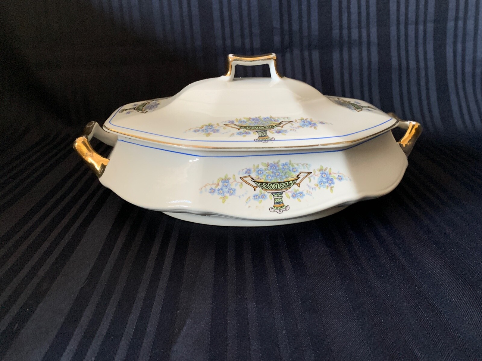 LIMOGES- AMERICAN COVERED DISH ANTIQUE BLUE FLORAL IN BLACK/YELLOW URN ACCENTS