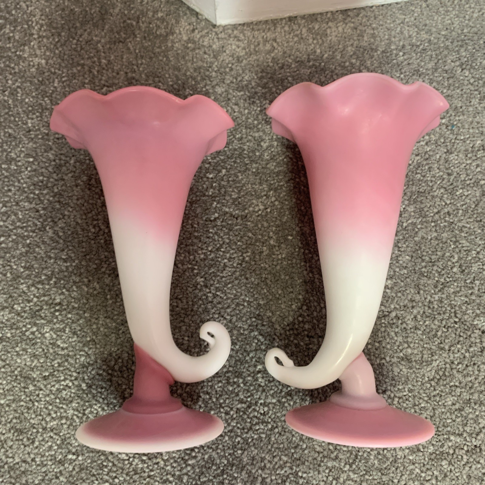 Vintage Pair Peach Blow Gundersen ~ Pairpoint Art Glass Horn Of Plenty Vases