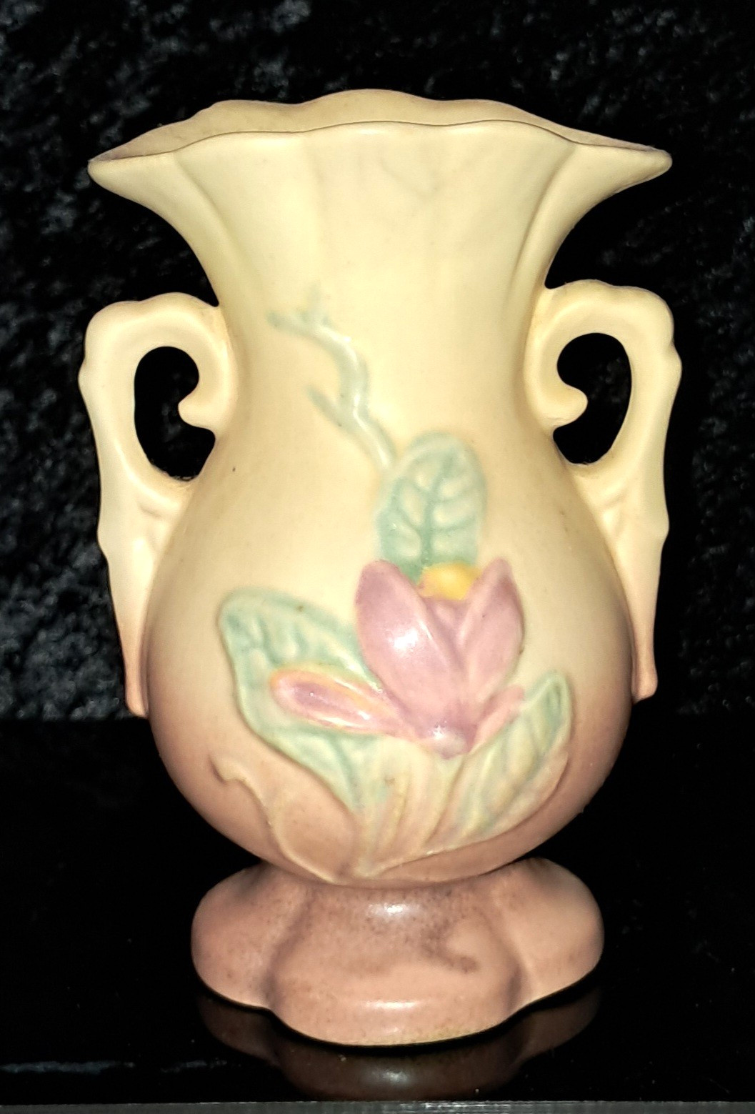 Vintage 1940’s Hull Art Pottery “Magnolia” Line Double Handle 5″ Pastel Vase